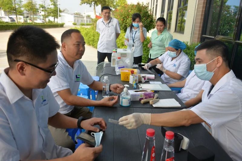 迎国庆，抗疫情：传承龙健红色基因，办实事献血践于行 (4).jpg