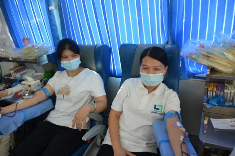 迎国庆，抗疫情：传承龙健红色基因，办实事献血践于行 (5).jpg